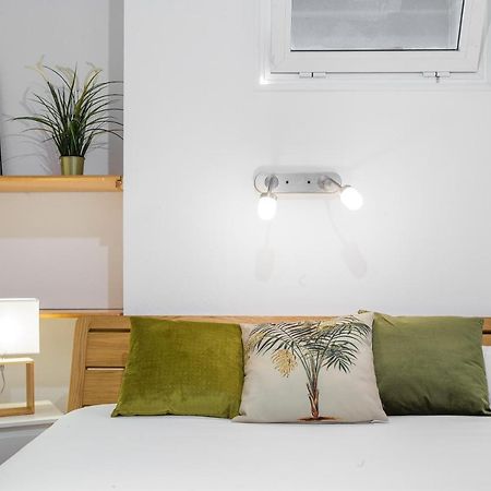 Lodging Apartments Illa Diagonal Barcelona Bagian luar foto