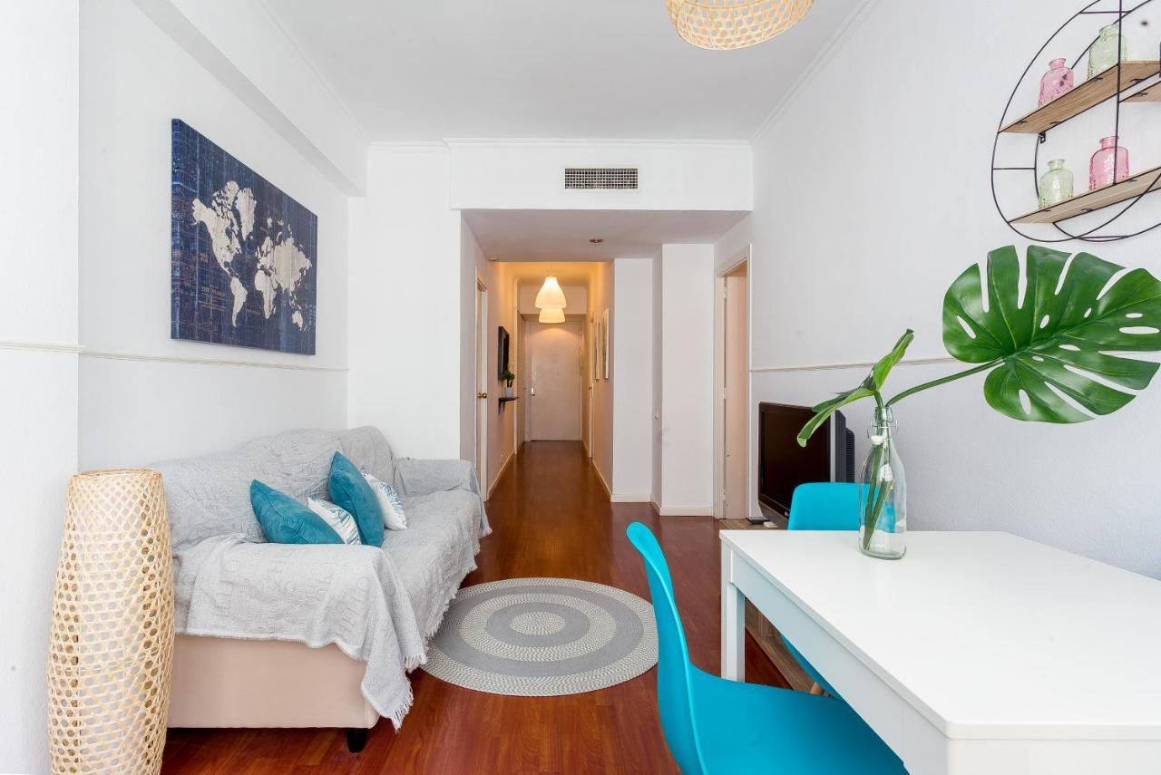 Lodging Apartments Illa Diagonal Barcelona Bagian luar foto