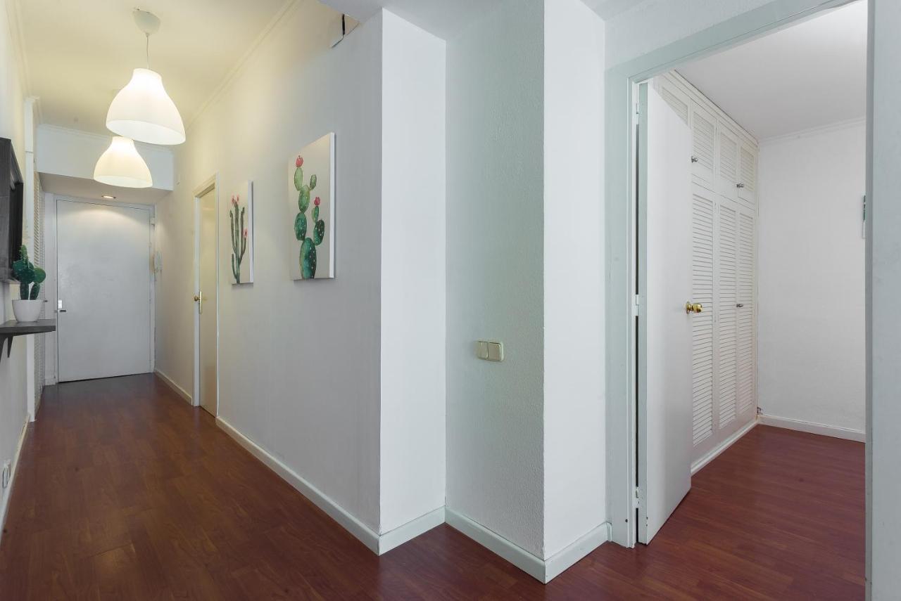 Lodging Apartments Illa Diagonal Barcelona Bagian luar foto